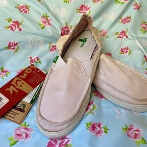 Sanuk Off-White Slip-on Shoe